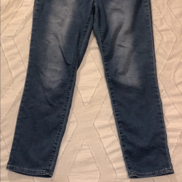 DKNY Bleecker Boyfriend Jeans - Picture 3 of 6